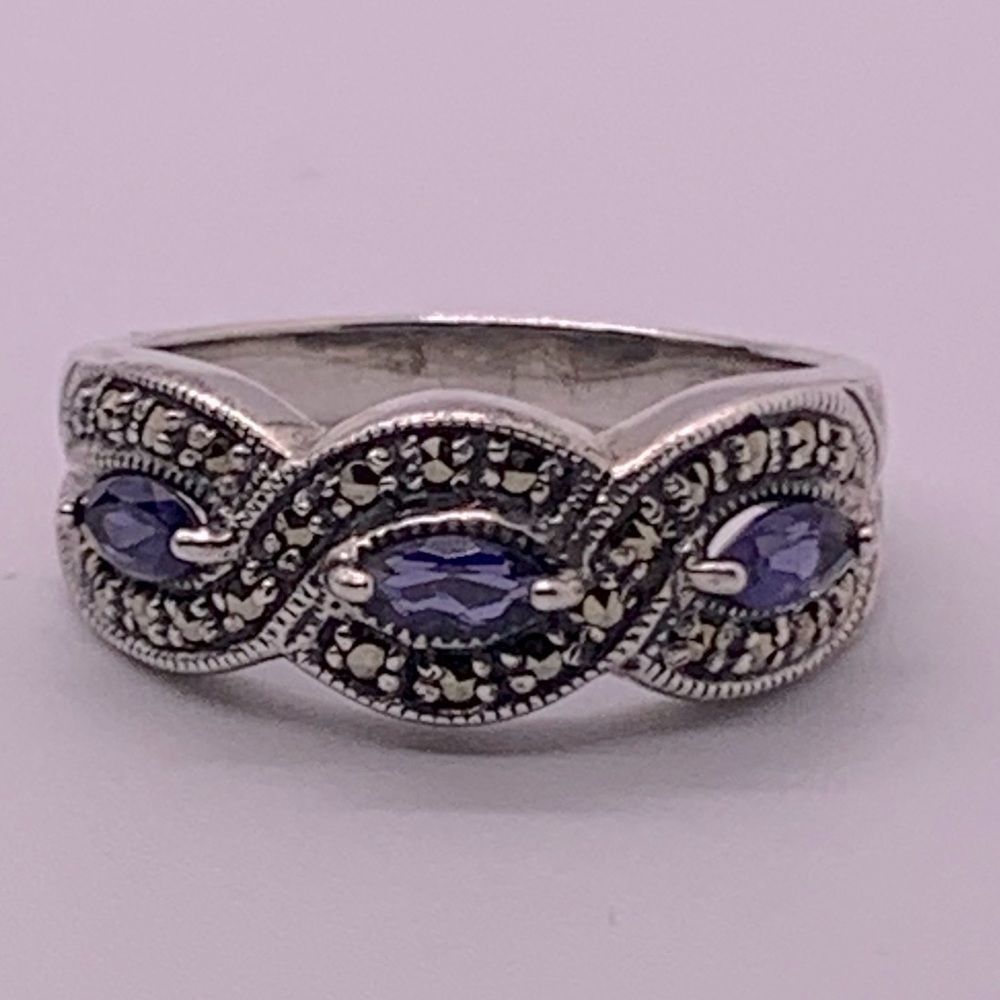 Vintage Sterling Silver & Iolite Ring